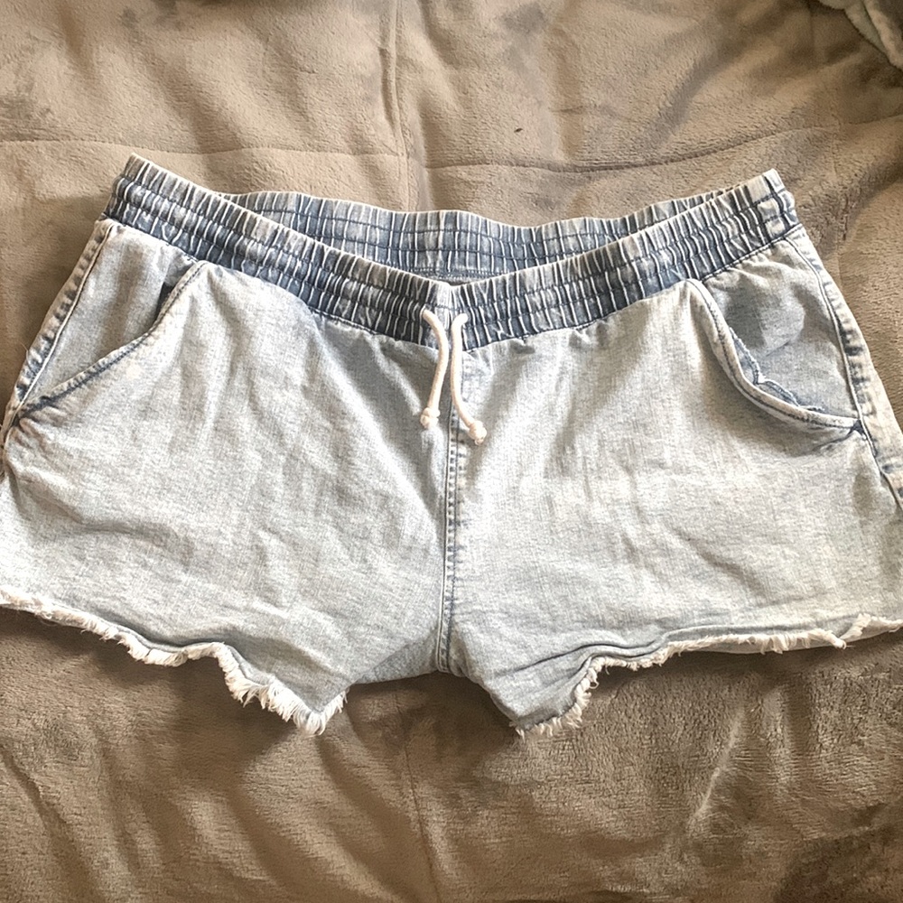 Women’s plus size 3XL No Boundaries jean shorts
